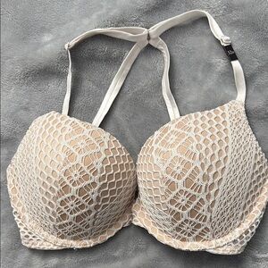Elegant Victoria’s Secret, very sexy, push-up Cream Lace Bra